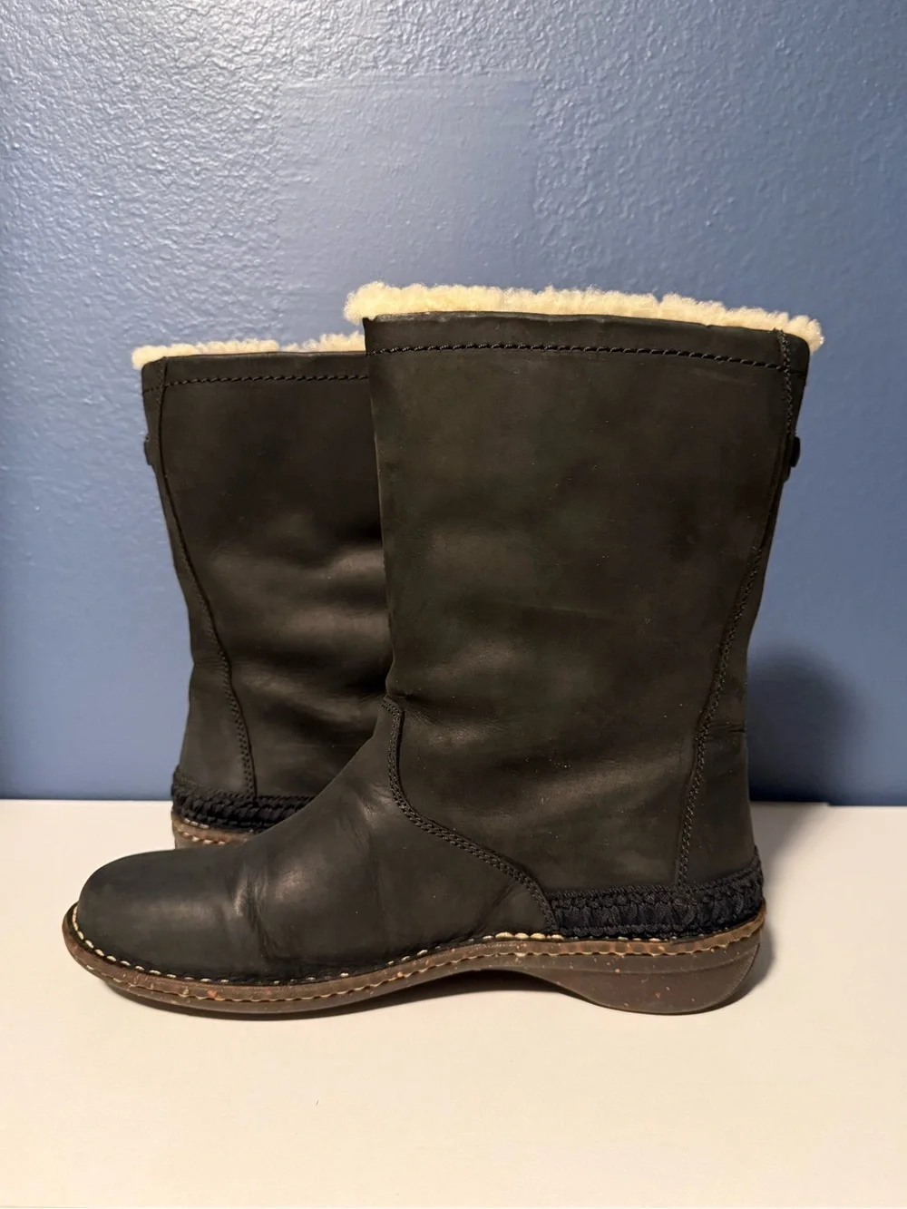 UGG Kona Black Leather Shearling Toggle Mid-Calf Winter Boots 5156 Size 11